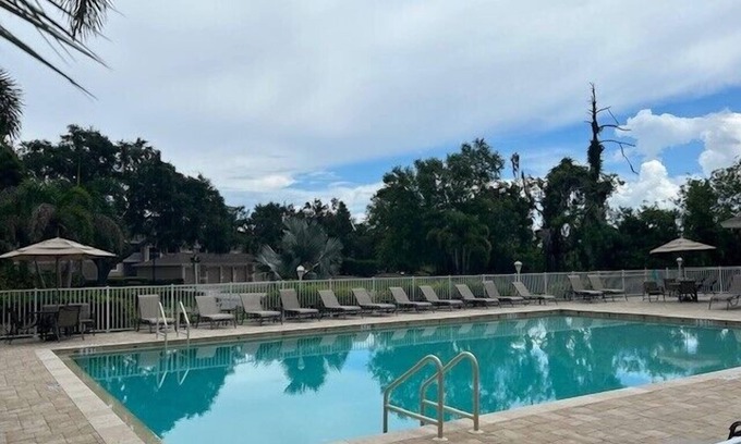 Sarasota Apartment | Golf Course Active Community