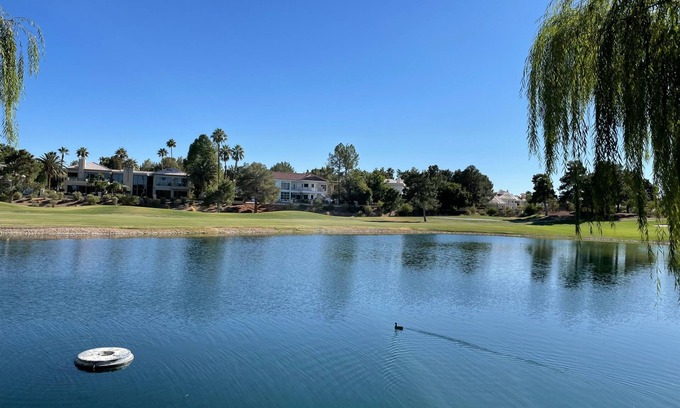 Spanish Trails House | GOLF COURSE & LAKE VIEW 24/7 SECURITY GUARD NEAR LAS VEGAS STRIP FULL FURNISHED