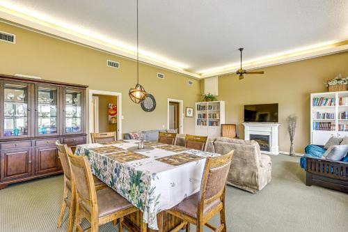 Salado Apartment | Golf Course Views Family Home with Yard in Salado!