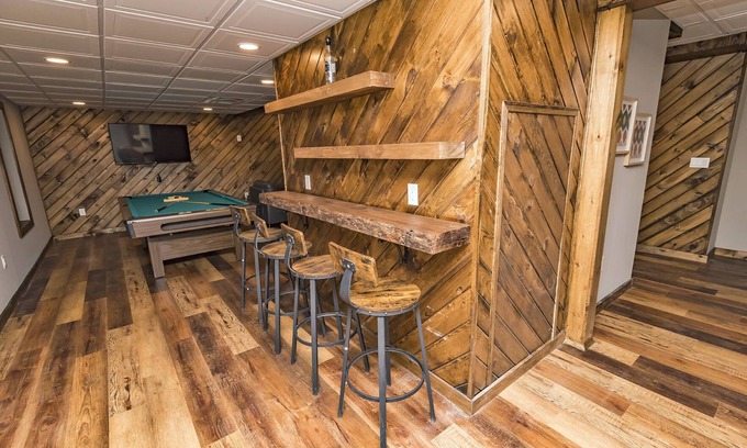 Cresco House | GOLF,Firepit,Hottub,Linens,Casino,Camelback,Kalahari Park!