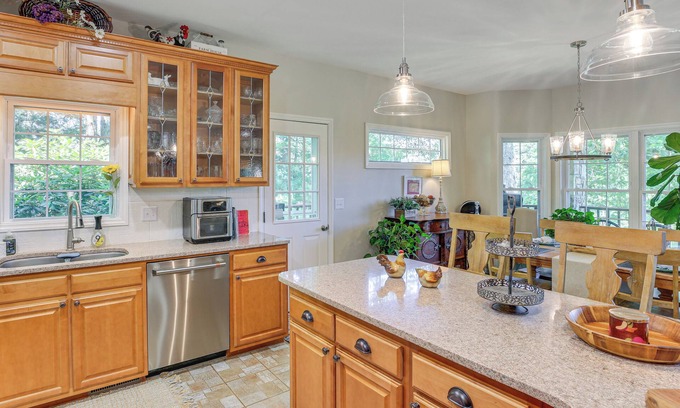 Roaring Gap Cottage | Golf, Hike & Explore: Blue Ridge Mtn Haven w/Deck