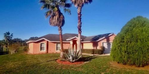 Inverness House | Golf & Poolside Paradise
