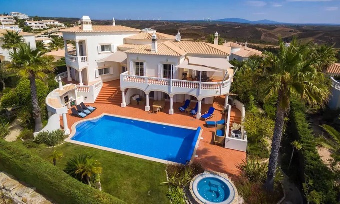 Figueira House | Golf-Villa mit Pool und fantastischem Ausblick
