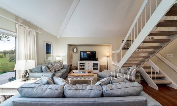 Spinnaker Beachhouses House | Golf Views! Screened Porch! Close to Beach, Pools, Golf, Dining! Amenity Cards! 2 Dogs!
