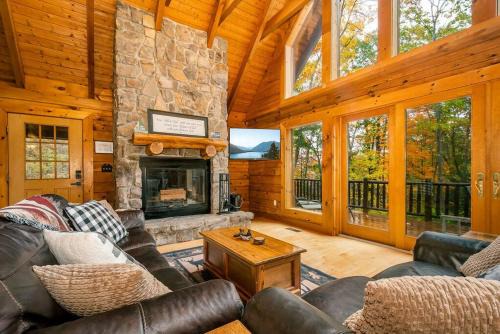 McHenry Villa | Golf Virtual Reality-Central-Water Views-Private