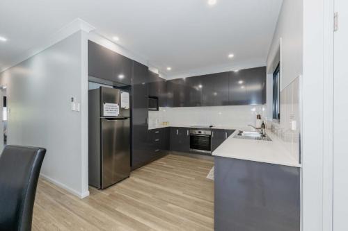 Rosslea Apartment | Golfview Retreat