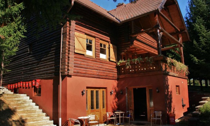 Ispank House | Golomán Gerendaház és Vendégház