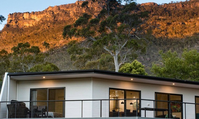 Halls Gap House | Golton in the Gap - Immerse yourself in the serenity of the Grampians landscape