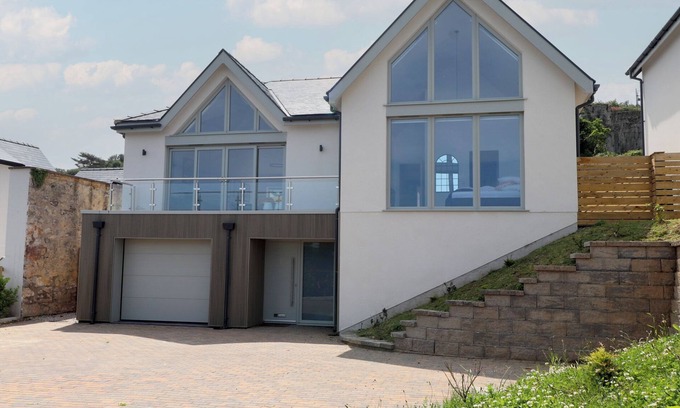 Llanddulas Cottage | GOLYGFA GELE, pet friendly, country holiday cottage in Llanddulas