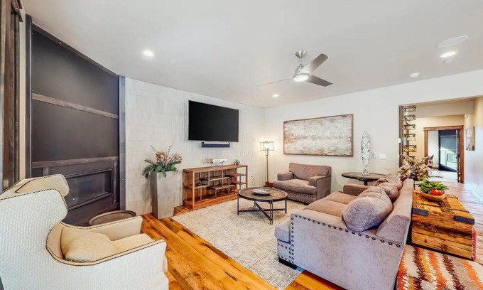 South Lake Tahoe Villa | Gondola Vista Luxury Villas by Ski Heavenly & Beaches