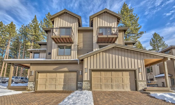 South Lake Tahoe Apartment | Gondola Vista