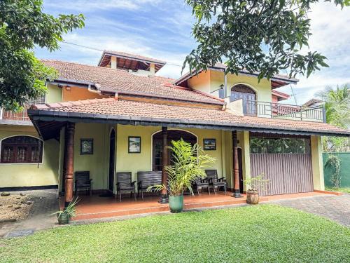 Ragama House | Gondolas Home Stay