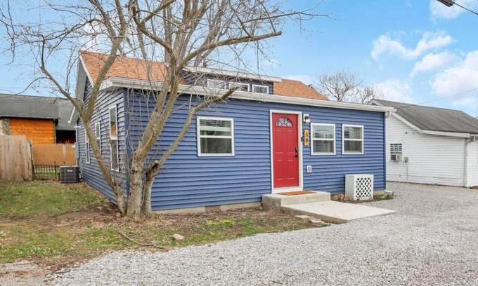 Buckeye Lake House | Gone Fishing: 12 minute walk to crane lake beach