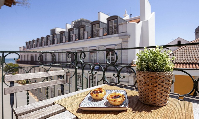 Martires Apartment | Gonzalo's Guest Apartments - Downtown Historic Flats III