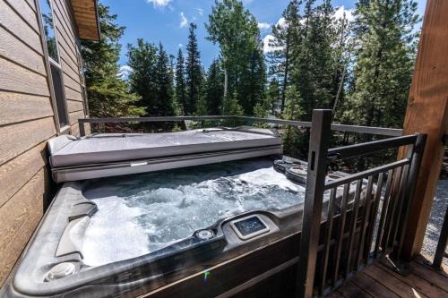 Meadow View Heights House | Good Karma Cabin - Luxury Mountain Retreat