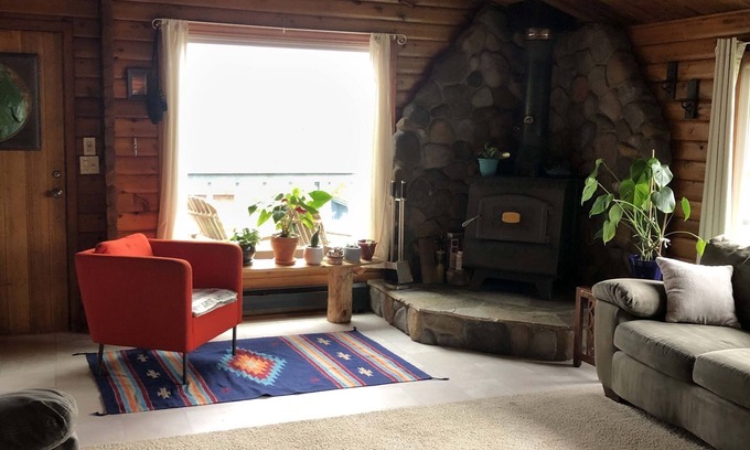 Craig Cabin | Good Vibes Cabin - Car rental available!