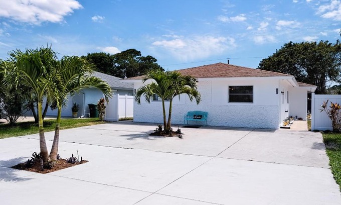 Naples Park House | Good Vibes - Serenity