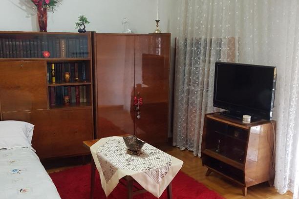 Trikala Apartment | Goodbye, Lenin