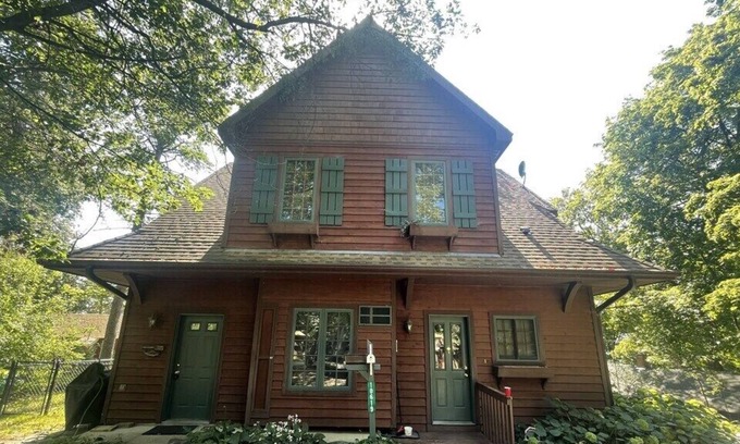 Annandale Cabin | Google our reviews Chartered Rentals cabin and lake home rentals
