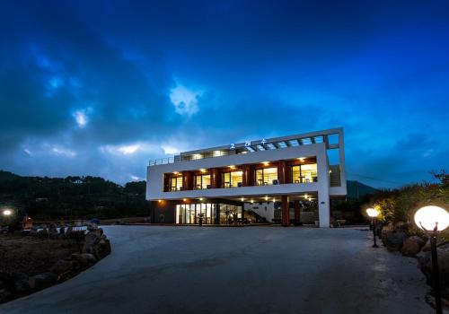 Jungmun House | Goraesu Pension