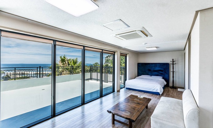 Jungmun House | Goraesu Pension