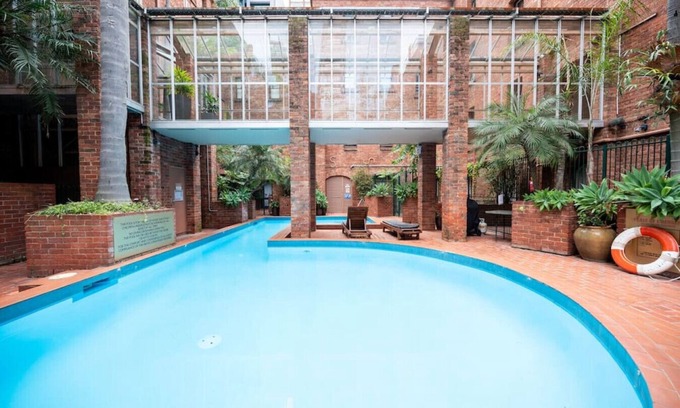 Chinatown Apartment | Gordon's Place Entire Apartment CBD Location