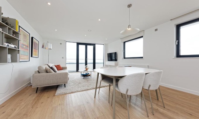 Ramsgate Apartment | Gorgeous 2 Bed Apartment with Stunning Sea Views with Free Parking and Fast Internet