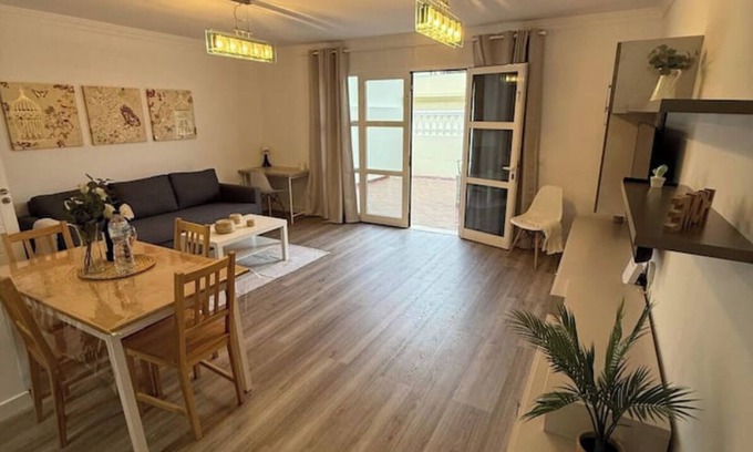 Costa Teguise Apartment | Gorgeous 2-bedroom apartment with WiFi in Costa Teguise