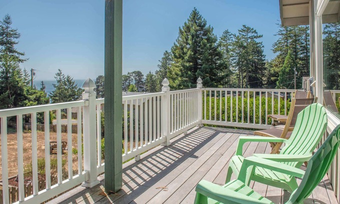 Anchor Bay House | Gorgeous 3 BDR Home in Gualala w/Ocean View!