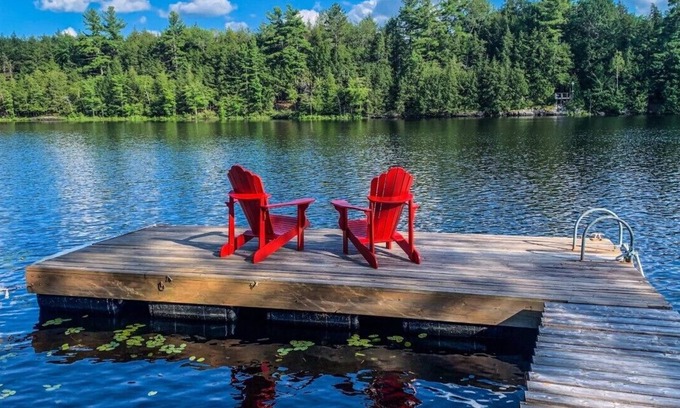 Arden Cottage | Gorgeous 3 bed rooms waterfront cottage on Kennebec Lake