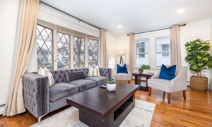 West Hartford House | Gorgeous 3 bedroom - 9 mins to Hartford, Connecticut