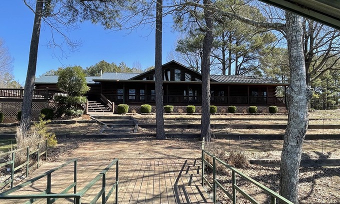 Fairdealing Cabin | Gorgeous 3 bedroom cabin on Current River with private boat ramp