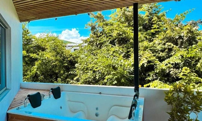 Anapoima Apartment | Gorgeous 3-bedroom penthouse + jacuzzi, with relaxing mountain view in Anapoima