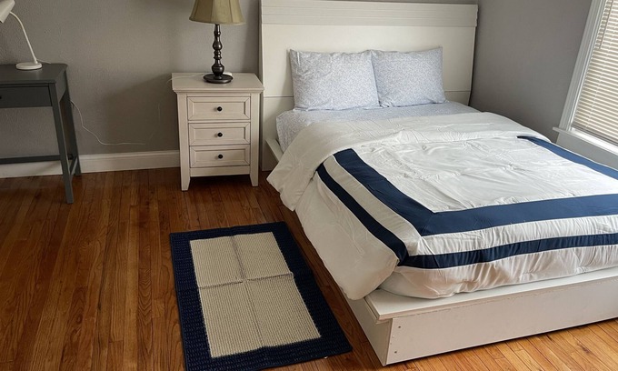 Detroit House | Gorgeous 3 bedroom vacation home with free parking