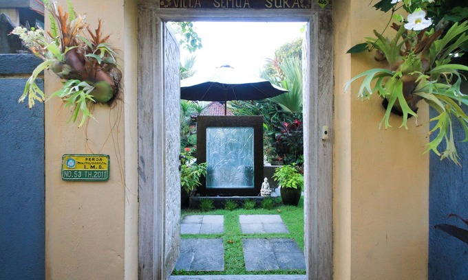 Ubud Villa | Gorgeous, 3-bedroom Villa in the village of Penestanan/Ubud with AC, WiFi, Pool.