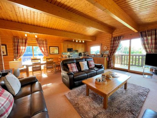 Rockcliffe House | Gorgeous 3BR Norwegian Lodge with Stunning Views Pass the Keys