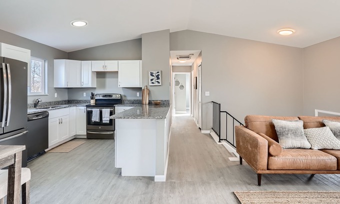 Morrison House | Gorgeous 4 bed/2 bath Home Near the Foothills