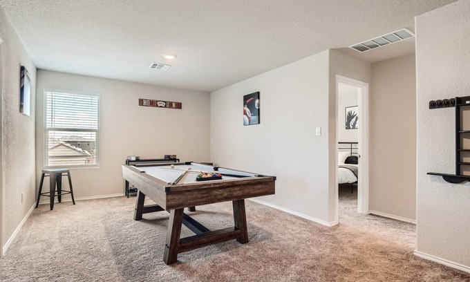 San Antonio House | Gorgeous 4br/2.5ba Home Near Downtown SA/Alamodome