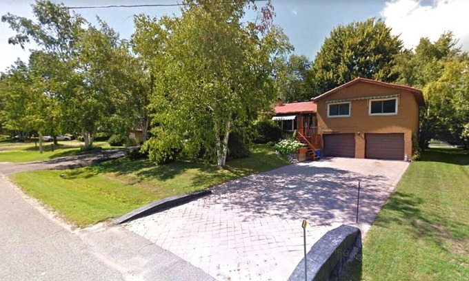 Lagoon City Cottage | Gorgeous 5 Bedrooms Waterfront @ VENICE of CANADA