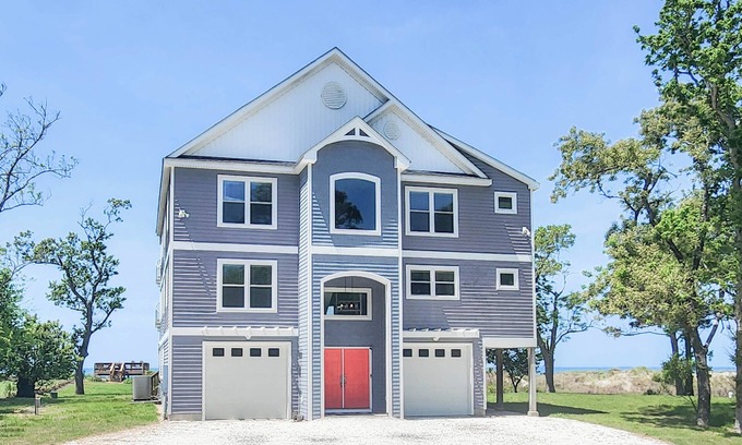Bay Ridge House | Gorgeous 6 Bed, 5 Bath Beachfront Home With Private Beach!