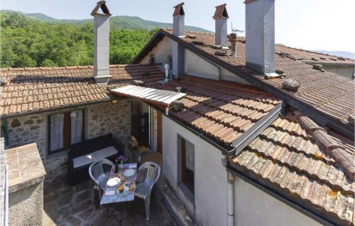 Casoli Apartment | Gorgeous Apartment In Casoli Lu