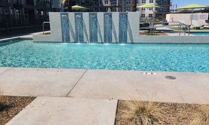 Glendale Apartment | Gorgeous apartment with private bed and bath- heated pool and gym