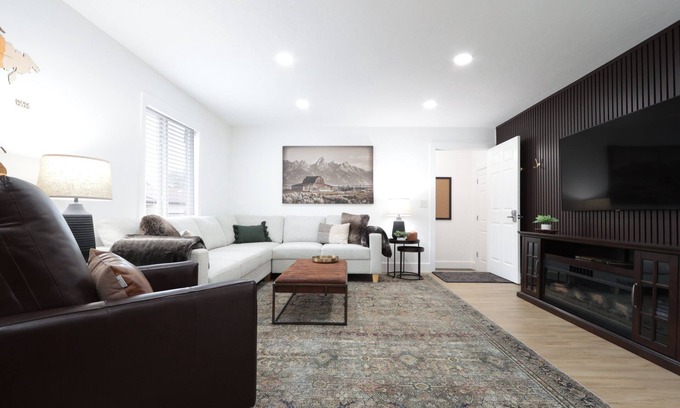 Rexburg Condo | GORGEOUS Autumn Arbor Condo - 2 Blks BYUI, 2 Car Garage, 2 Bed, 2 Bath, Office