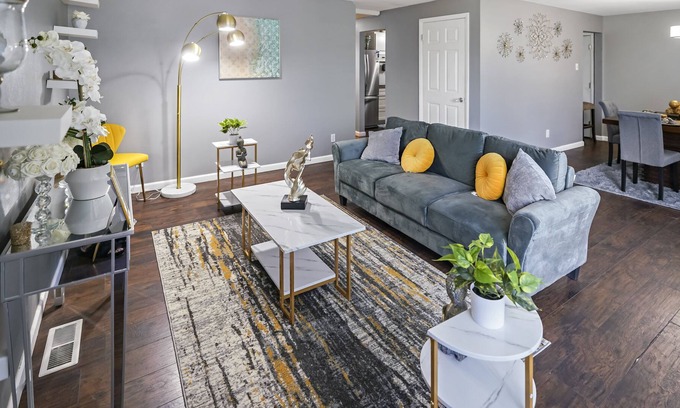University City House | Gorgeous! Centrally located 3bd-2bth Home-St.Louis, MO within University City,MO