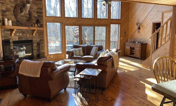 Innsbrook Ski Chalet | Gorgeous Chalet Getaway with Cabin Feel sleeps 10 at Innsbrook Resort