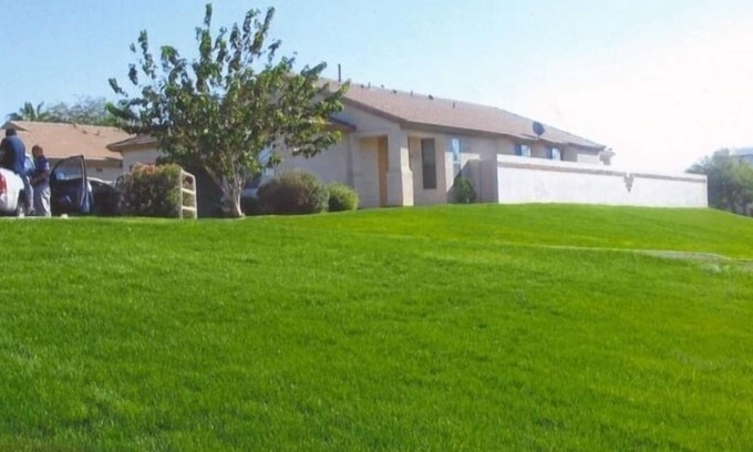 Phoenix House | Gorgeous Clean 4 Bedroom Glendale Vacation Home + Wi-Fi