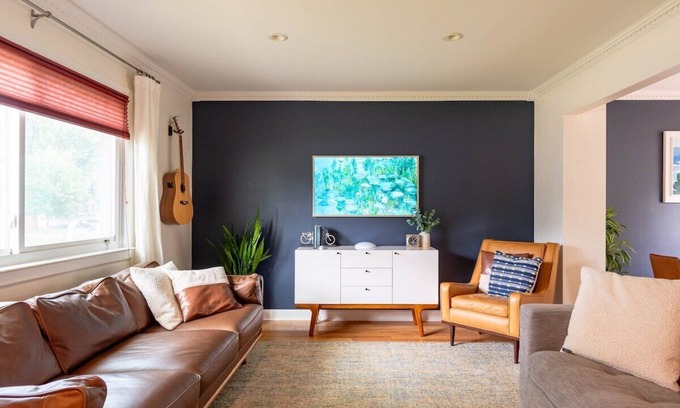 Clawson House | Gorgeous Comfy Downtown Clawson Home