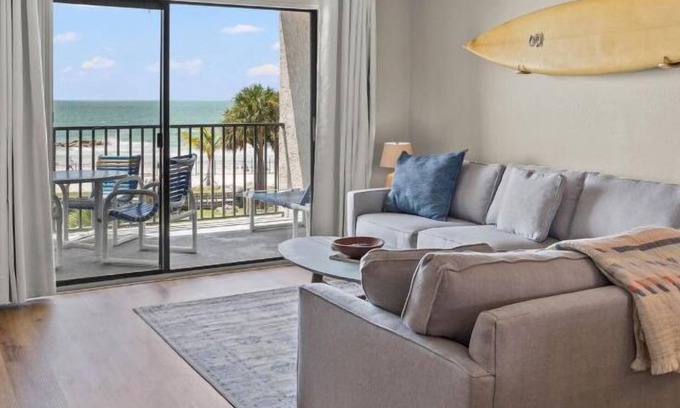 St. Pete Beach Condo | Gorgeous Condo on St. Pete Beach.