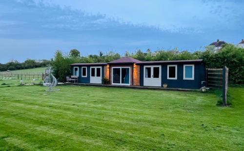 Etchinghill House | Gorgeous countryside cabin