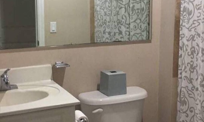 Ludlam Apartment | Gorgeous & Cozy apt. near Malls and Miami Airport